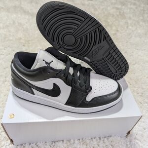 Nike Air Jordan 1 Low Women's Sneakers - Black/White